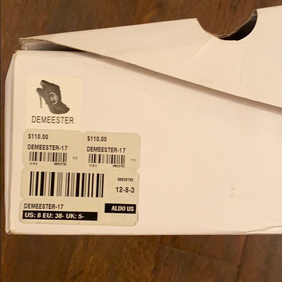 Cream colored heels - Picture 5 of 5